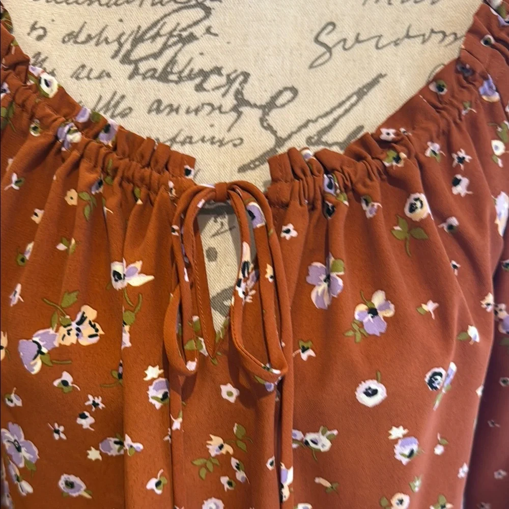 Floral Rust Women's Top - Picture 5 of 6